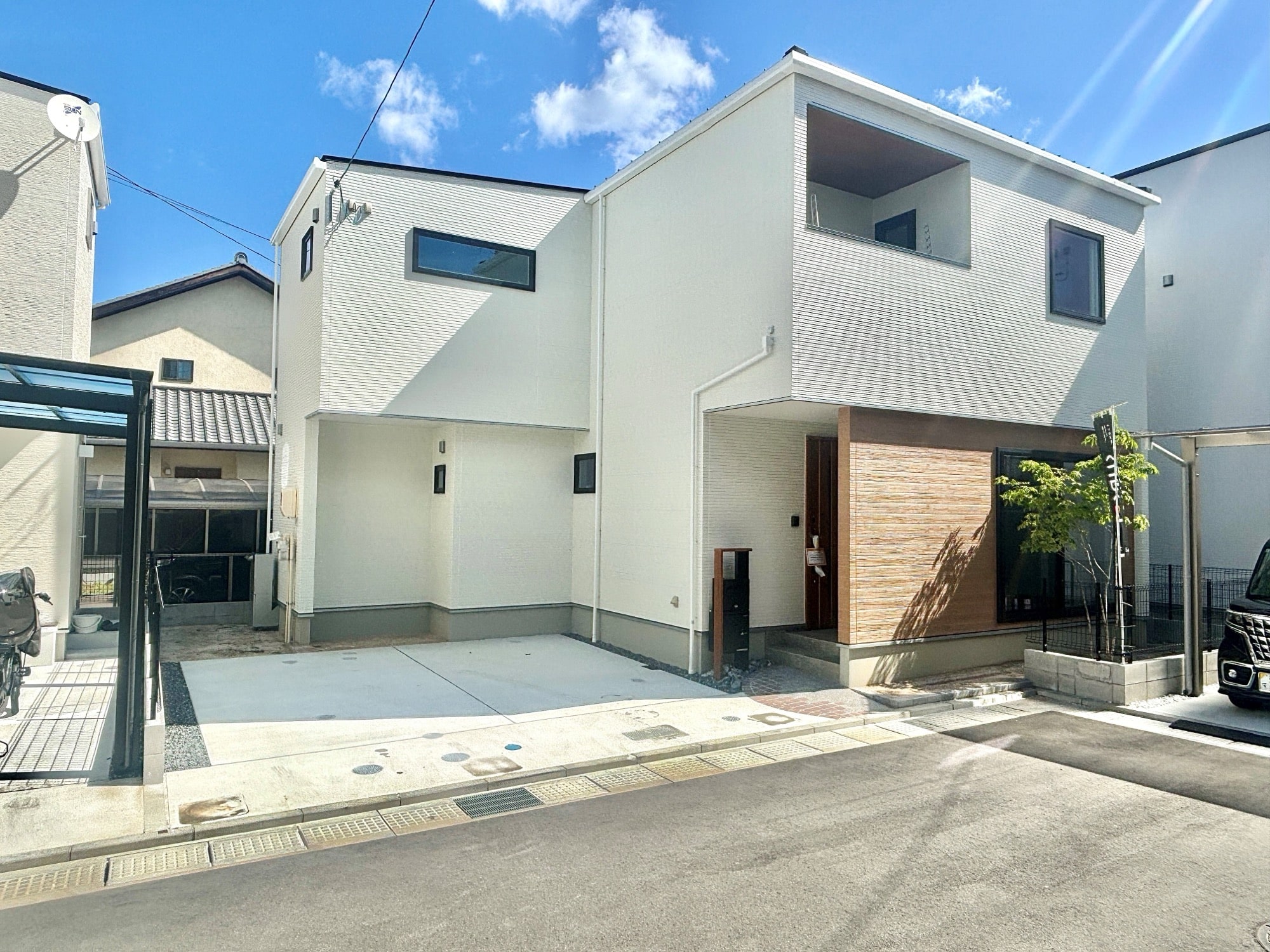 食品庫も洗濯室もぐるっと回遊動線の家